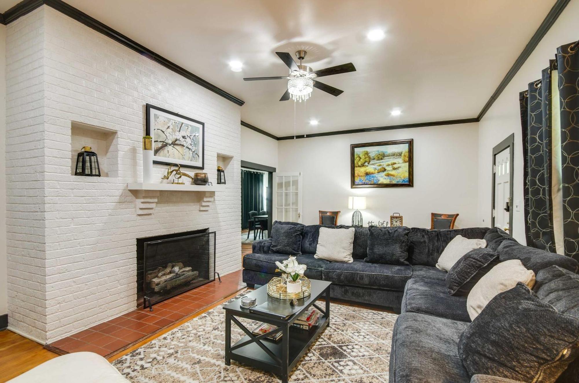 Updated Greenwood Cottage Apt Less Than 1 Mi To Dtwn! Exterior photo